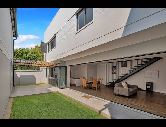 3 BEDROOM APARTMENT FOR SALE IN SANDOWN